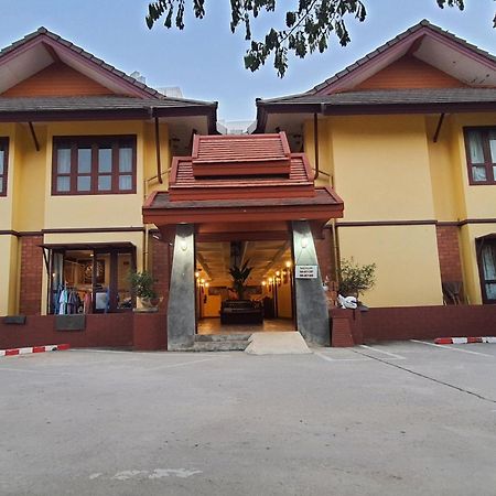 Yellow Tique Hotel Lampang Luaran gambar